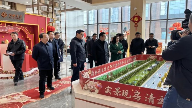 何東帶隊調(diào)研指導置業(yè)公司百酈天香項目